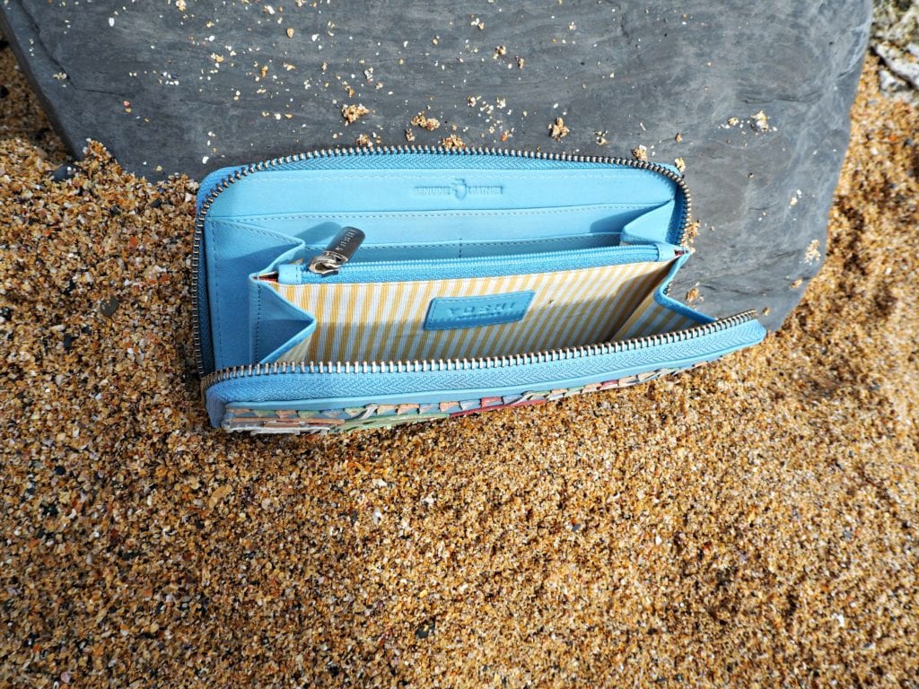 Yoshi Review - Beach Hut purse inside