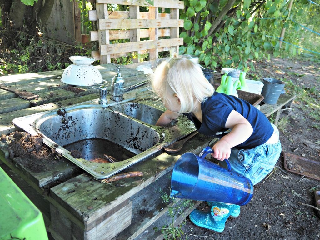 little-muddy-boots-review-mud-kitchen