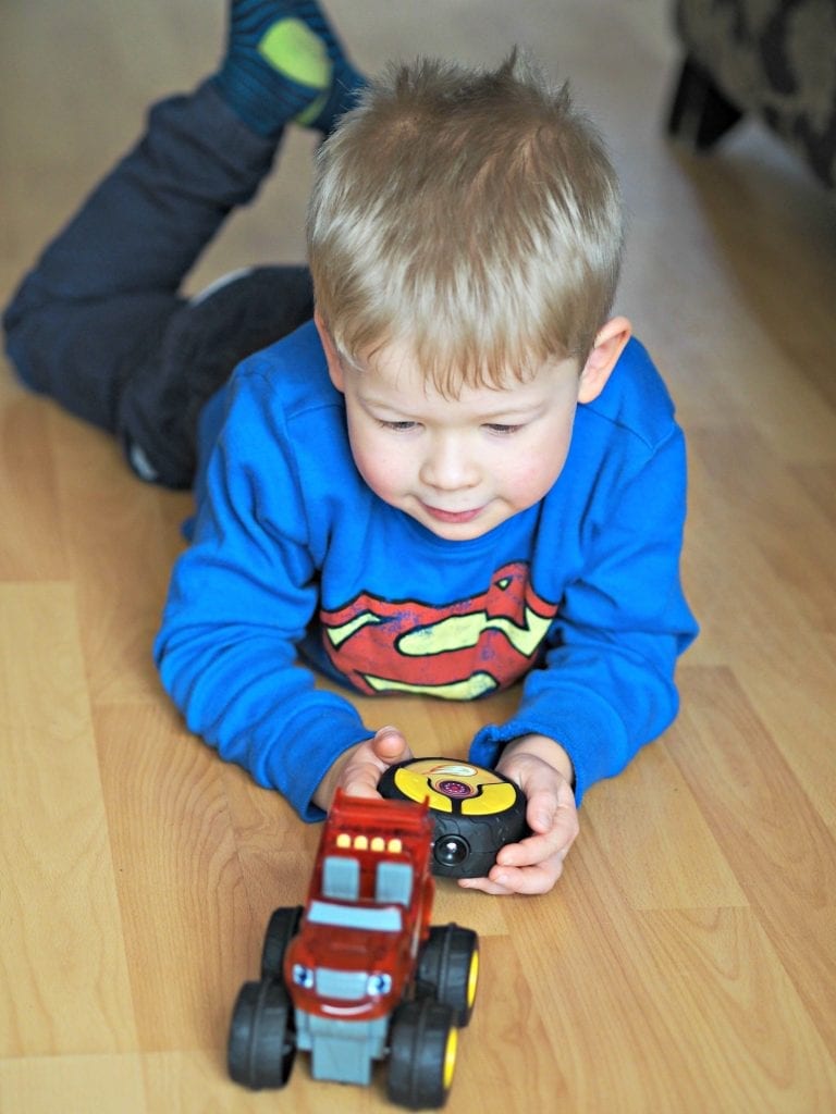 Blaze and the Monster Machines Remote Control Racing Blaze - Logan