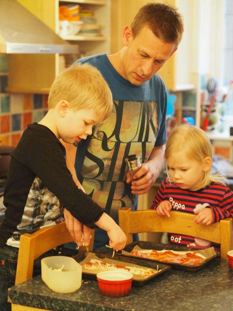  Easy pizza recipe - putting on the toppings