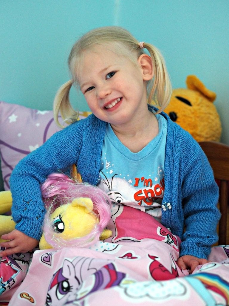 Character World My Little Pony Bedding Review - Aria in bed