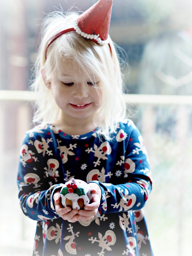  Aria with the Christmas bauble