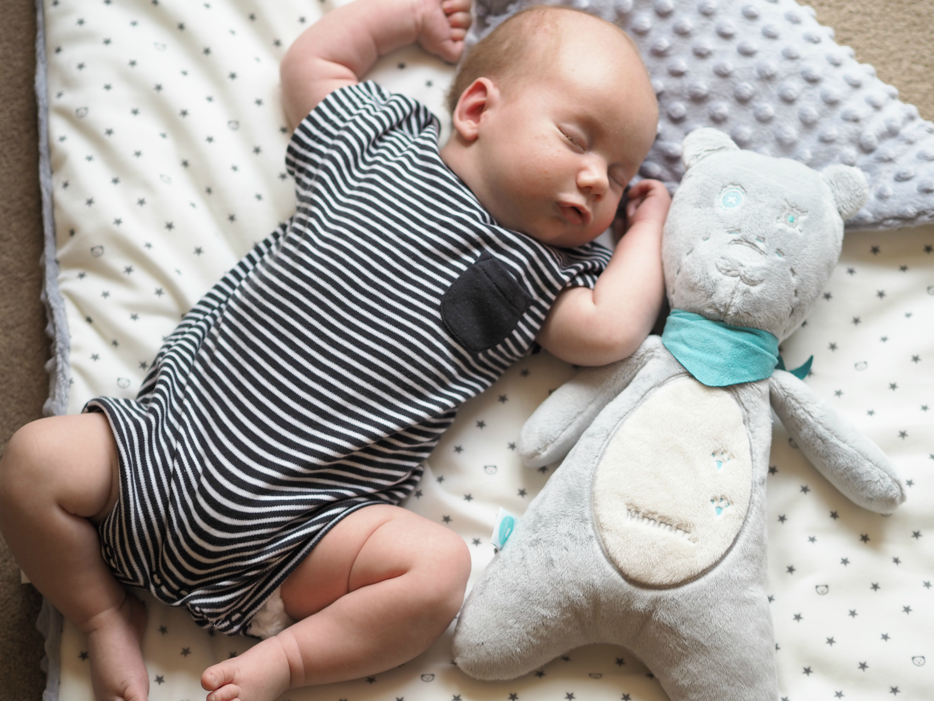 myHummy - White Noise Toy Review - Bodhi on blanket