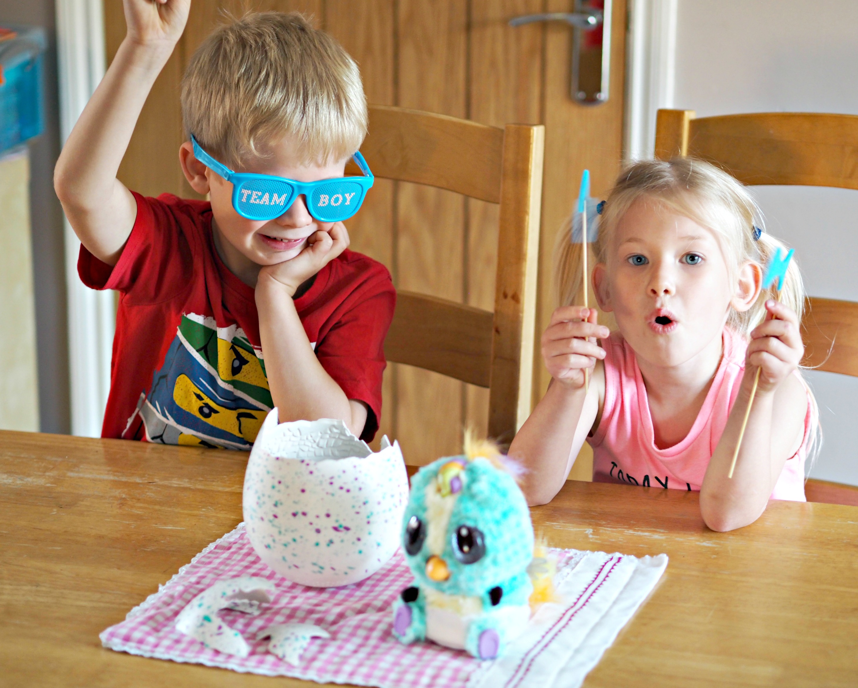 Hatchimals Hatchibabies Review - its a boy