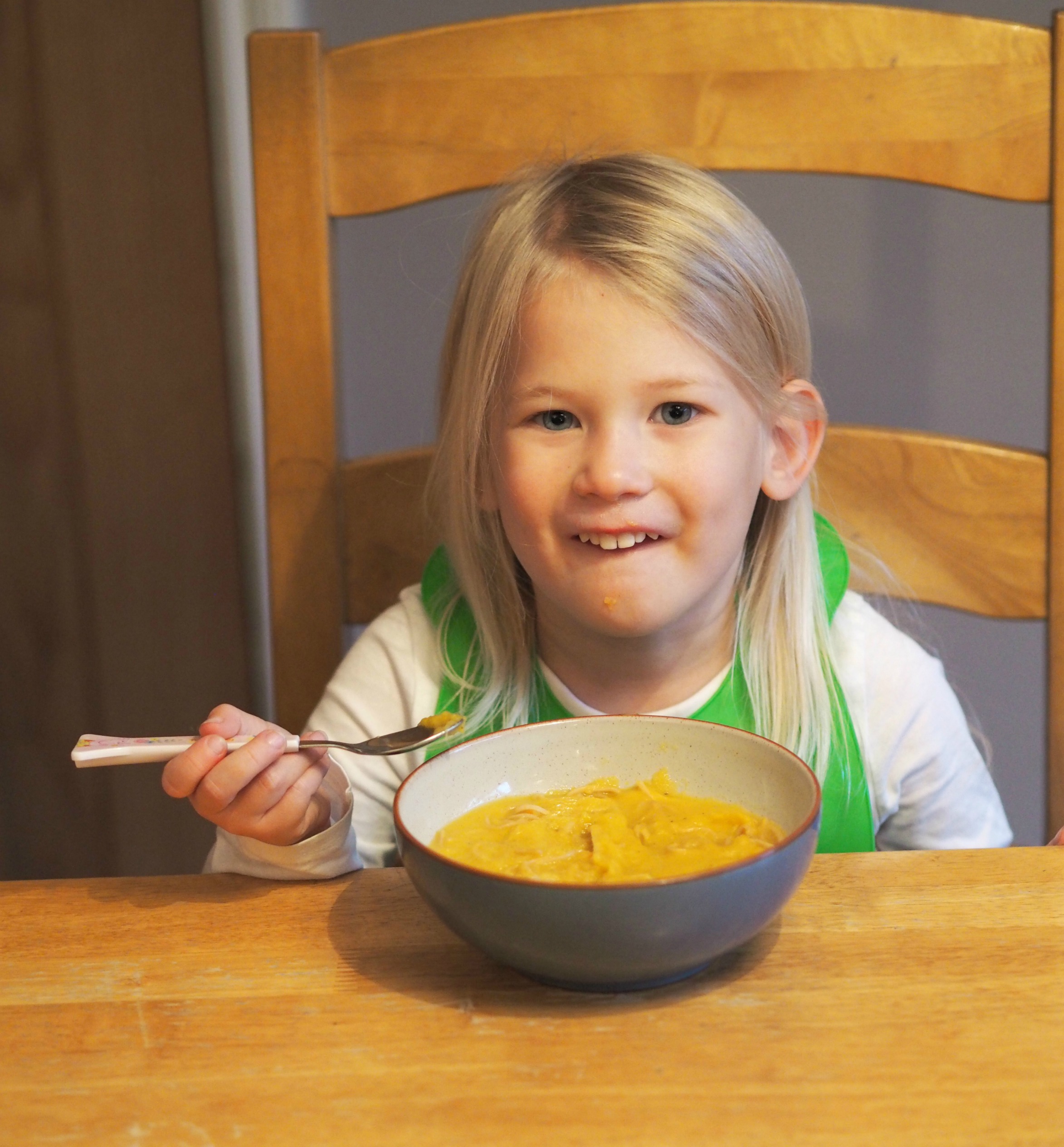 Healthy Halloween Making Pumpkin Coconut Soup with Aldi - Aria eating