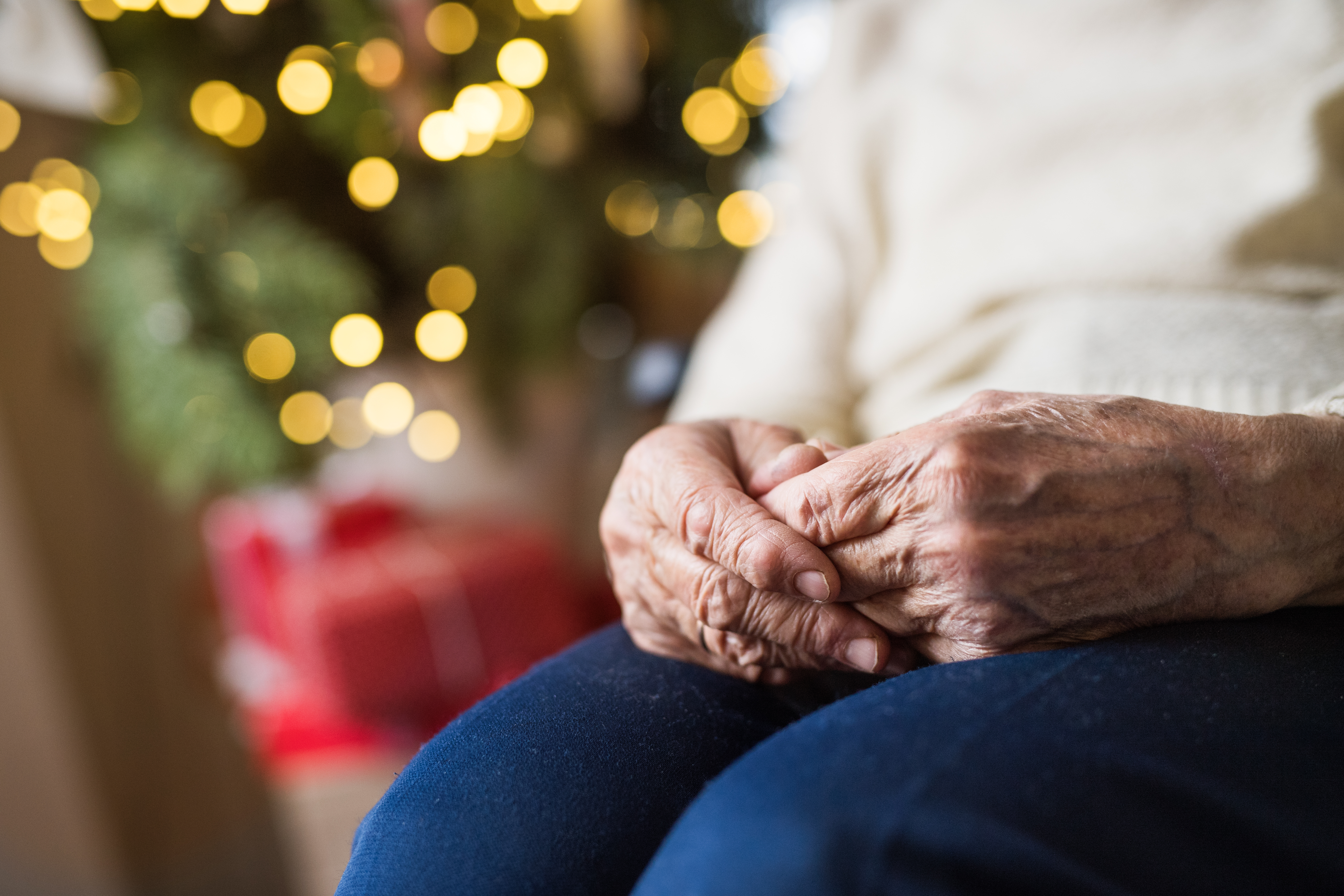 How to Help the Elderly Fight Loneliness this Christmas
