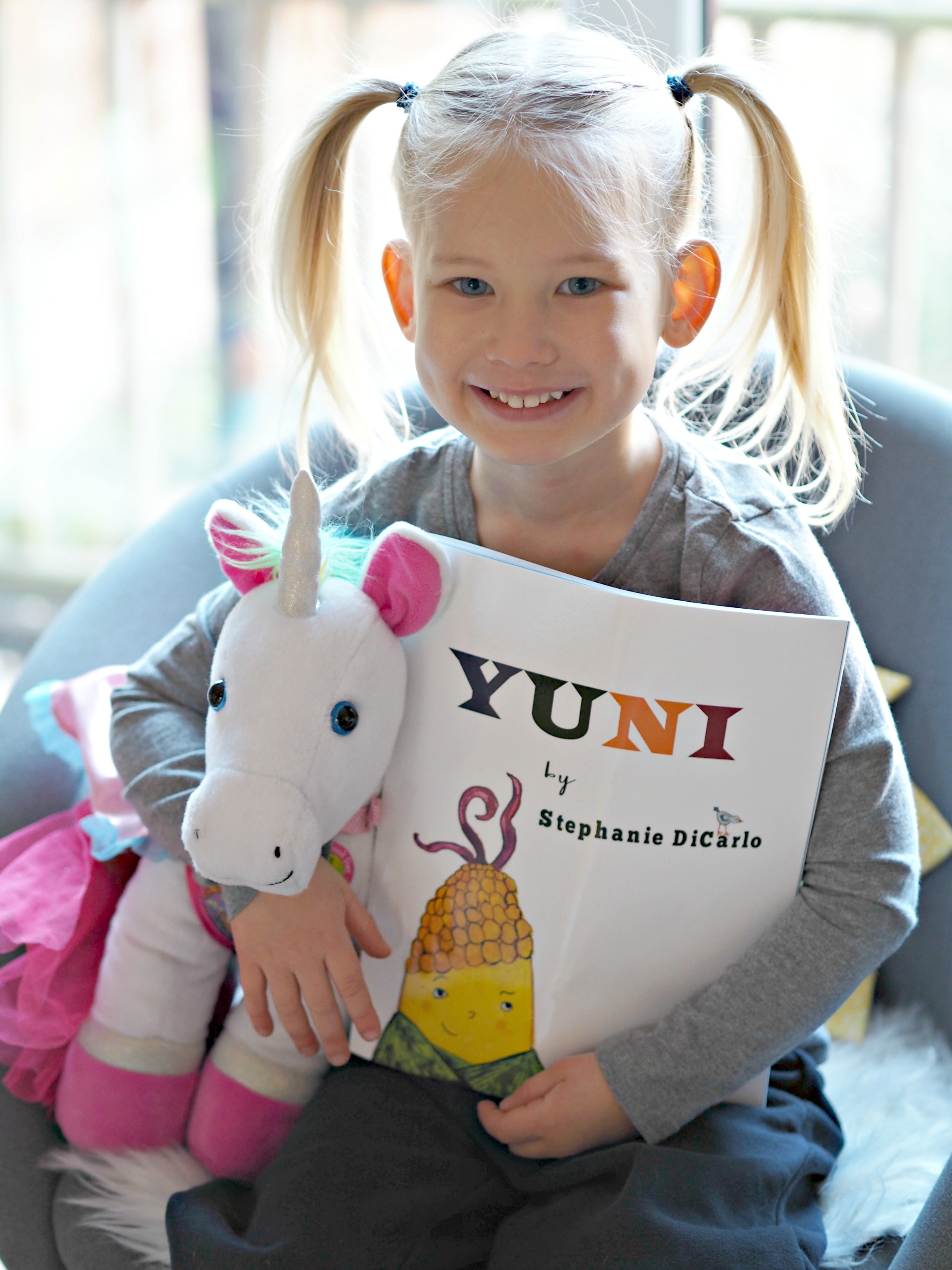 CHILDREN'S BOOK REVIEW: Yuni by Stephanie DiCarlo